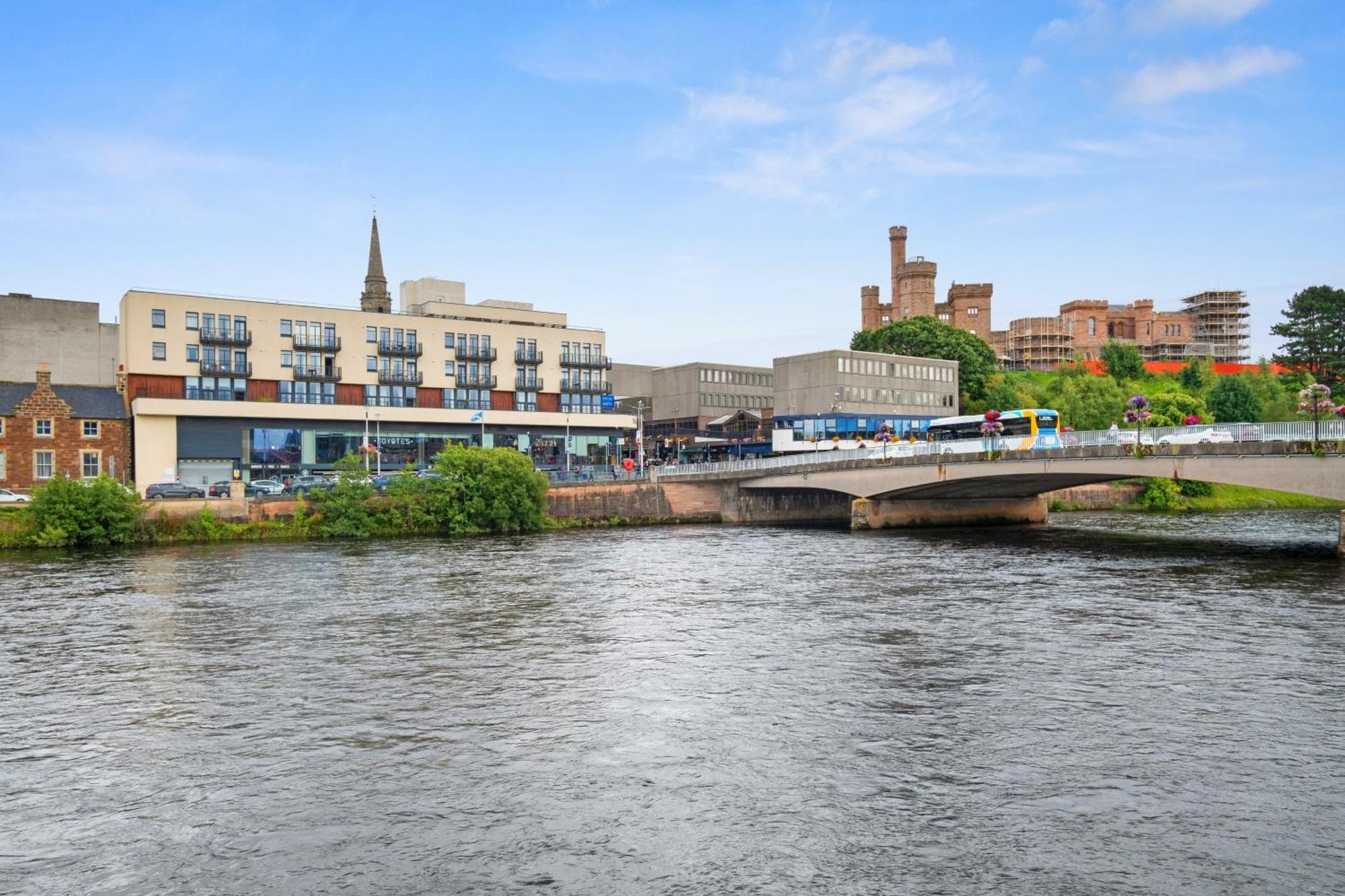 By The Bridge By Toppo Inverness Exterior photo